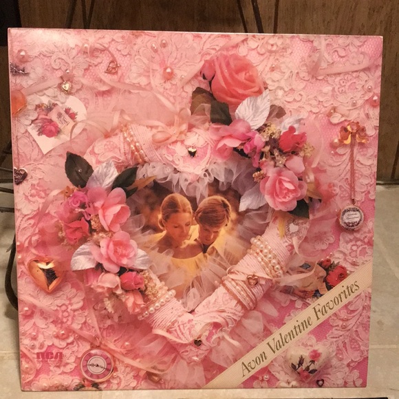 AVON VALENTINE FAVORITES VINYL RECORD - Picture 2 of 16